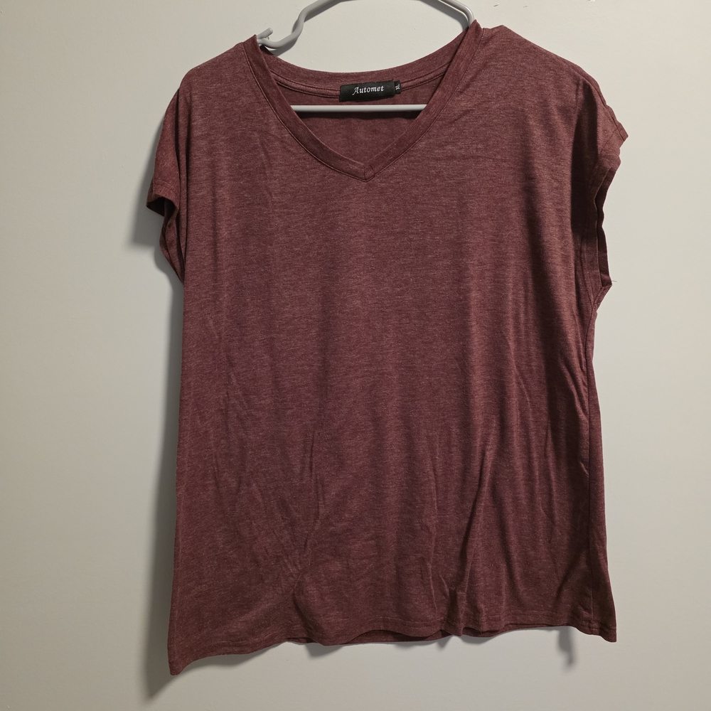 Burgundy V-Neck Short Sleeve Tee